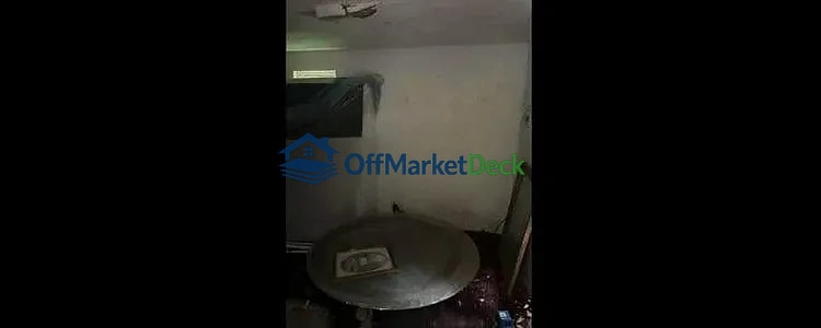Off-market house in Rockford, Illinois — 2 beds, 1 bath, $15,000 — photo 3 of 8
