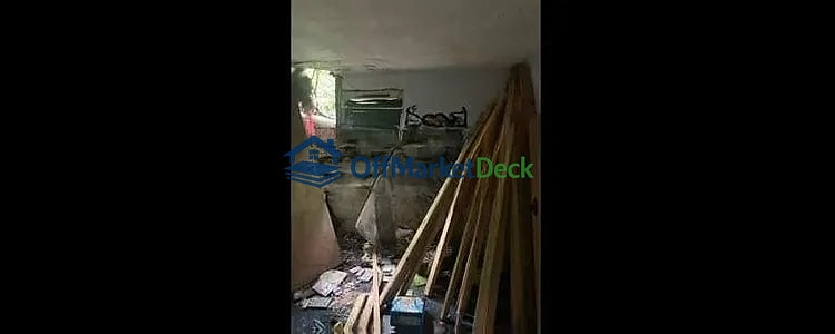 Off-market house in Rockford, Illinois — 2 beds, 1 bath, $15,000 — photo 5 of 8
