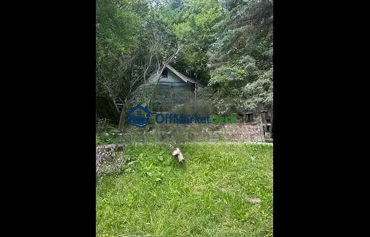 Off-market house in Rockford, Illinois — 2 beds, 1 bath, $15,000 — photo 2 of 8