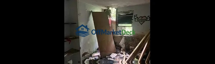 Off-market house in Rockford, Illinois — 2 beds, 1 bath, $15,000 — photo 7 of 8