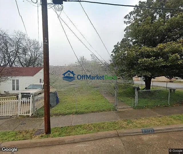 Off-market house in Dallas, Texas — 2 beds, 1 bath, $145,500 — photo 3 of 3