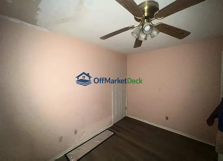 Off-market house in Jonesboro, Georgia — 3 beds, 1 bath, $145,000 — photo 3 of 8