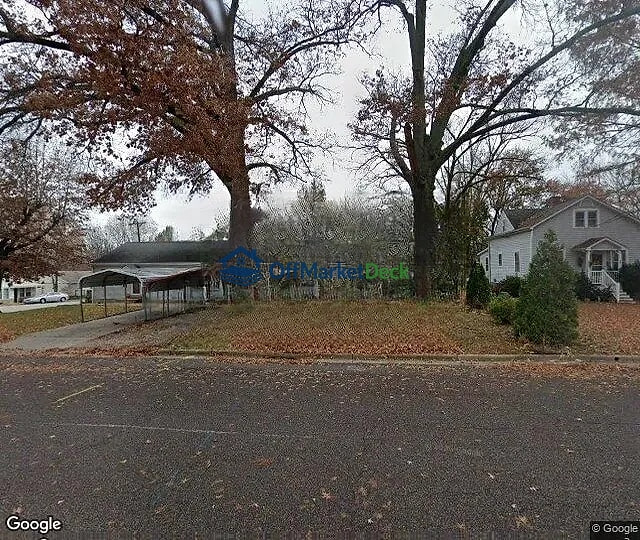 Off-market house in Washington, Missouri — 2 beds, 1 bath, $104,900 — photo 3 of 3
