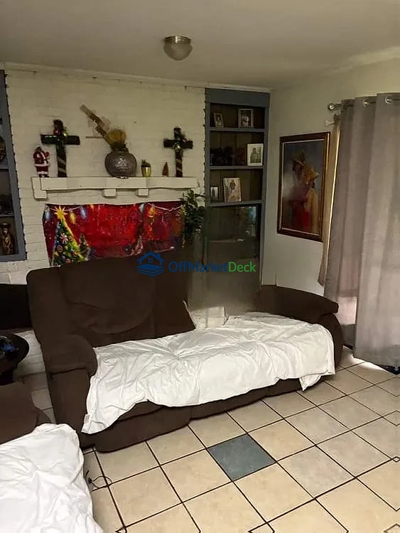 Off-market house in Jackson, Mississippi — 3 beds, 2 baths, $55,000 — photo 6 of 8