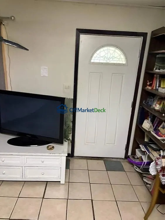 Off-market house in Jackson, Mississippi — 3 beds, 2 baths, $55,000 — photo 7 of 8