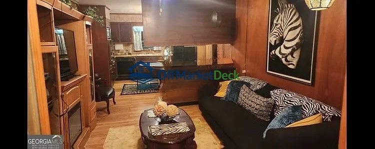 Off-market house in Atlanta, Georgia — 3 beds, 2 baths, $175,000 — photo 6 of 8