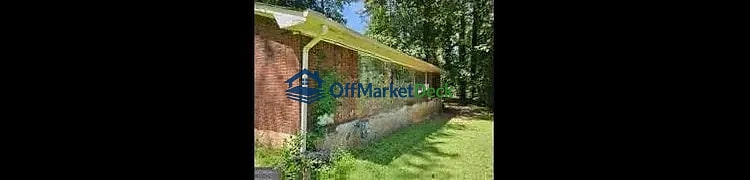 Off-market house in Atlanta, Georgia — 3 beds, 2 baths, $175,000 — photo 2 of 8