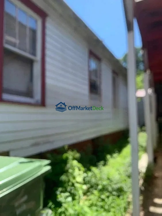 Off-market house in Atlanta, Georgia — 3 beds, 1 bath, $180,000 — photo 5 of 8