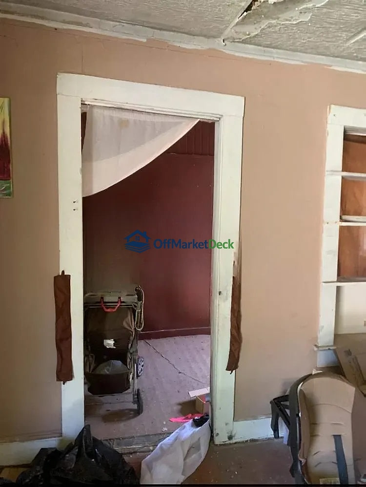 Off-market house in Atlanta, Georgia — 3 beds, 1 bath, $180,000 — photo 7 of 8