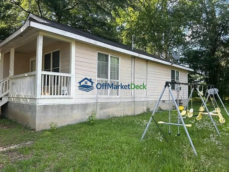 Off-market house in Milledgeville, Georgia — 3 beds, 1 bath, $62,600 — photo 3 of 8
