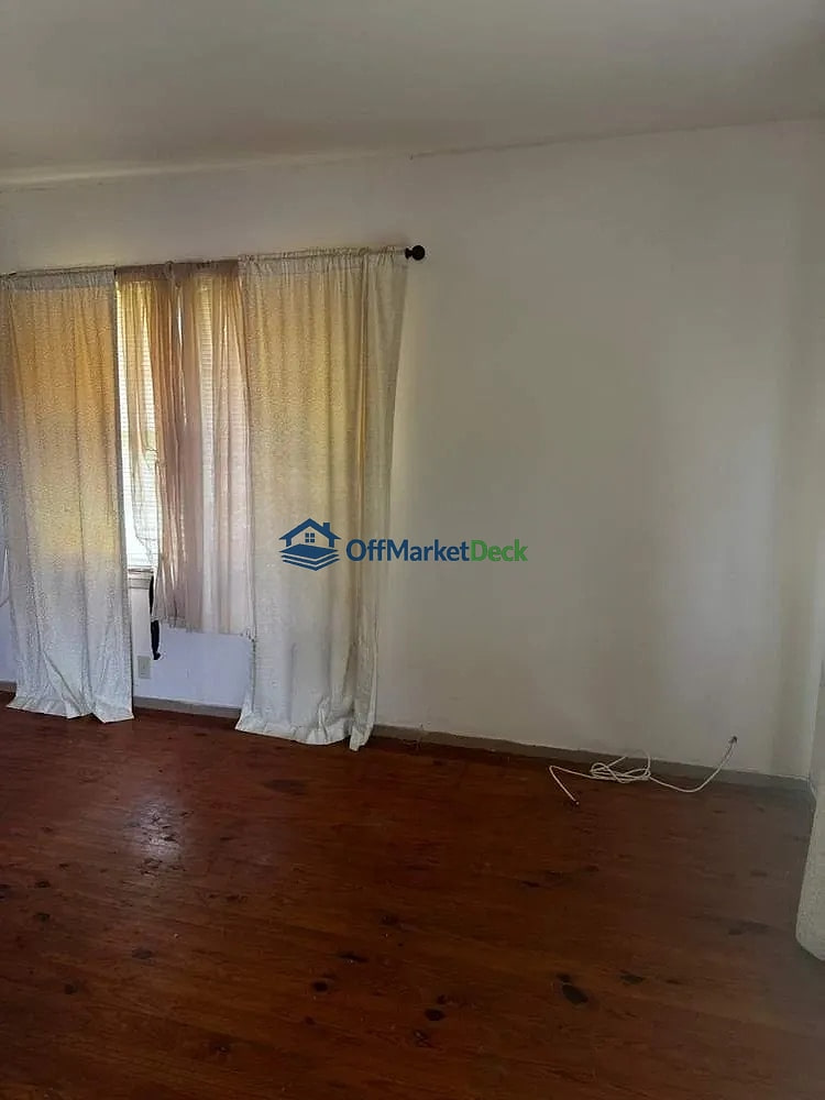 Off-market house in Waco, Texas — 2 beds, 1 bath, $70,000 — photo 8 of 8