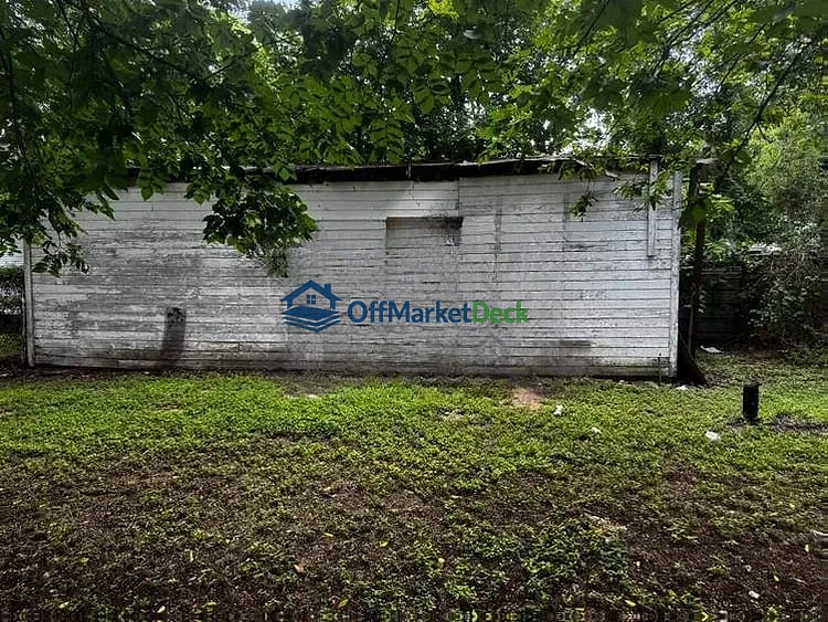 Off-market house in Waco, Texas — 2 beds, 1 bath, $70,000 — photo 3 of 8