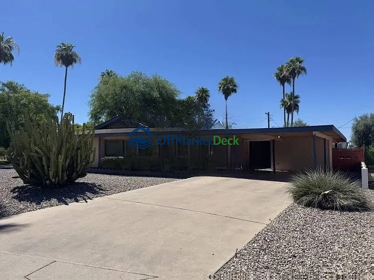 Off-market house in Tempe, Arizona — 4 beds, 2 baths, $505,000 — photo 2 of 8