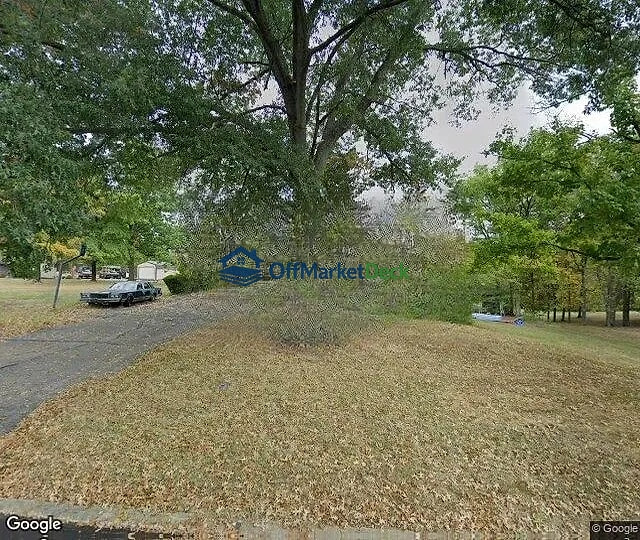 Off-market house in Union, Kentucky — 3 beds, 3 baths, $500,000 — photo 3 of 3