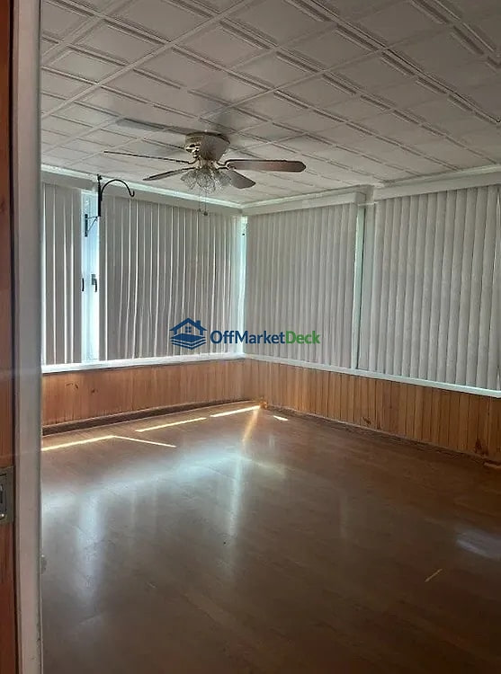 Off-market house in Carney, Maryland — 3 beds, 2 baths, $290,000 — photo 5 of 8