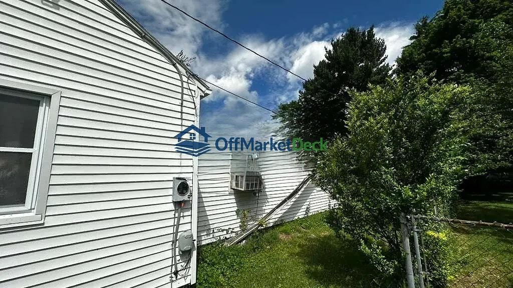 Off-market house in Irondequoit, New York — 4 beds, 2 baths, $174,900 — photo 4 of 8