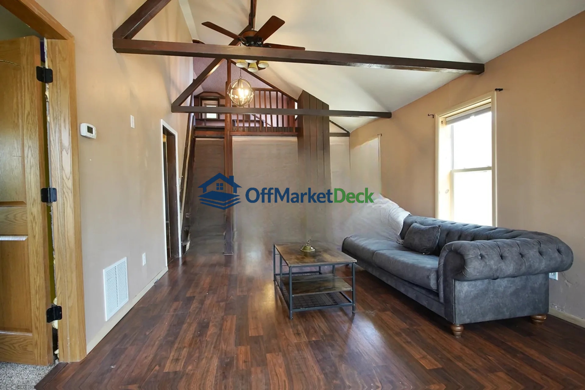 Off-market house in Casper, Wyoming — 2 beds, 1 bath, $190,000 — photo 6 of 8