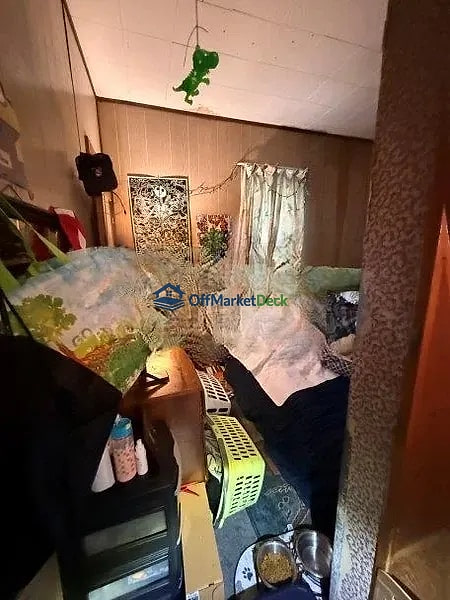 Off-market multi family in Cleveland, Ohio — 4 beds, 2 baths, $65,000 — photo 3 of 8