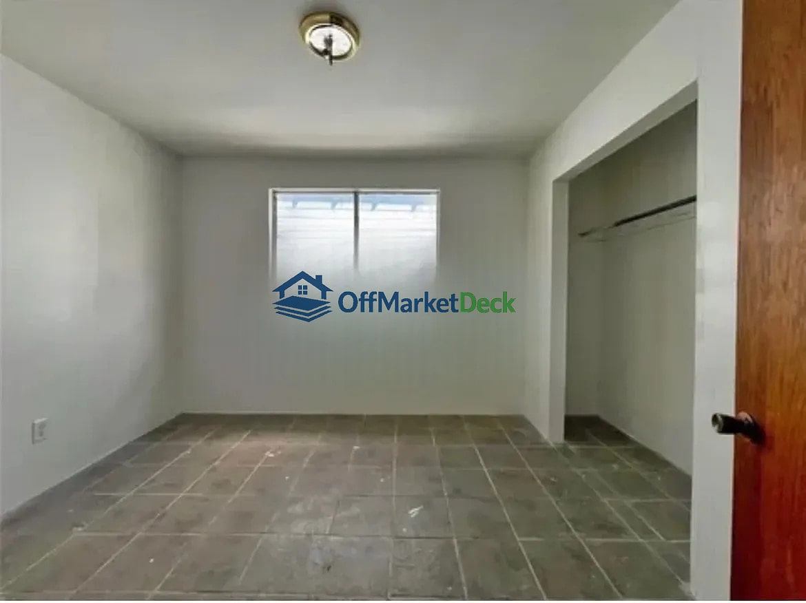 Off-market house in New Orleans, Louisiana — 4 beds, 2 baths, $115,000 — photo 5 of 7