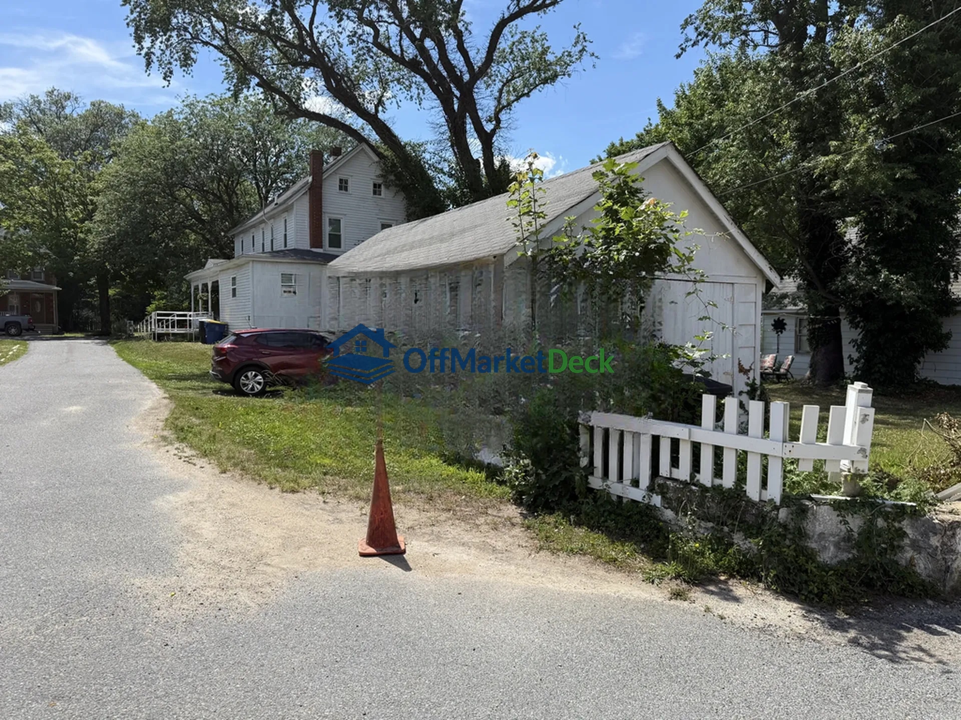 Off-market house in Dover, Delaware — 4 beds, 2 baths, $200,000 — photo 3 of 8