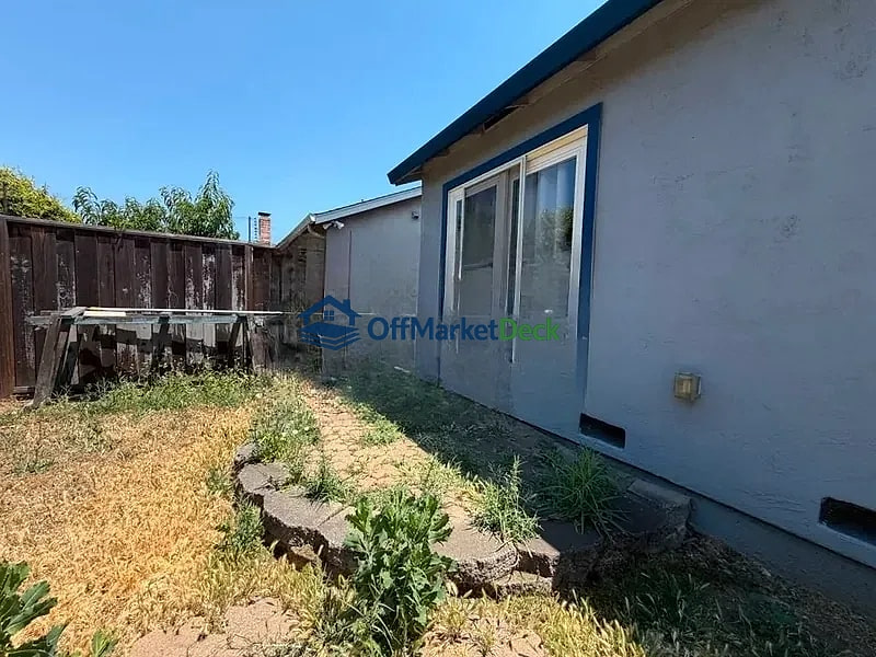 Off-market house in San Jose, California — 4 beds, 2 baths, $1,249,900 — photo 3 of 8