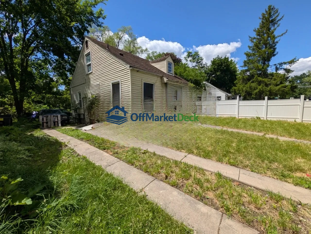 Off-market house in Detroit, Michigan — 3 beds, 1 bath, $21,490 — photo 4 of 8