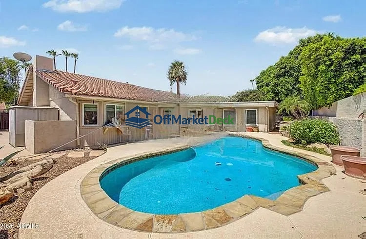 Off-market house in Scottsdale, Arizona — 4 beds, 4 baths, $1,099,000 — photo 2 of 8