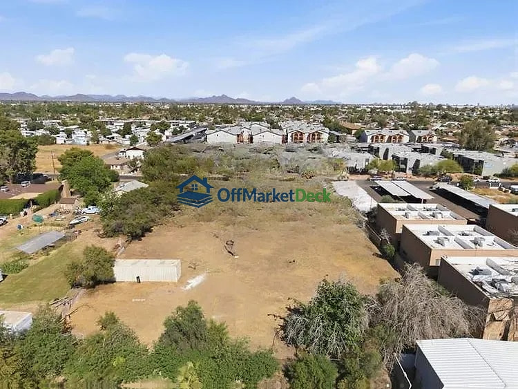 Off-market house in Glendale, Arizona — 2 beds, 1 bath, $185,000 — photo 5 of 8