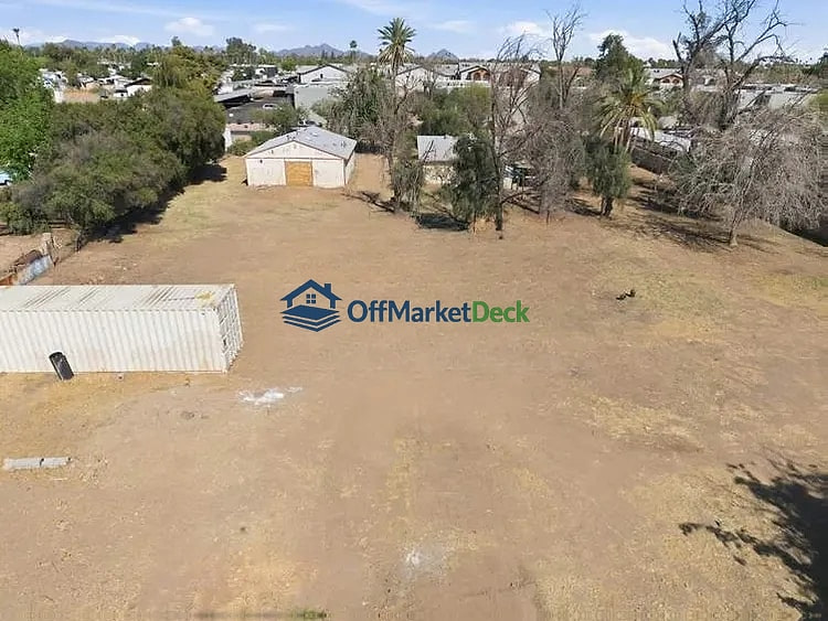 Off-market house in Glendale, Arizona — 2 beds, 1 bath, $185,000 — photo 8 of 8