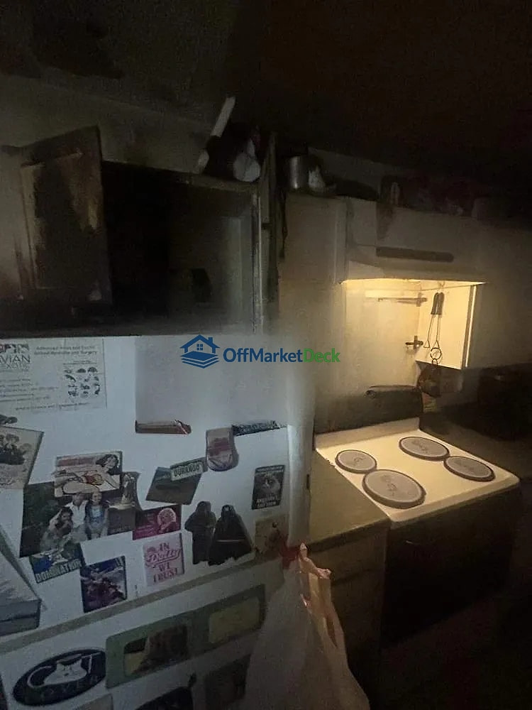 Off-market house in Mesa, Arizona — 3 beds, 1 bath, $229,000 — photo 5 of 8