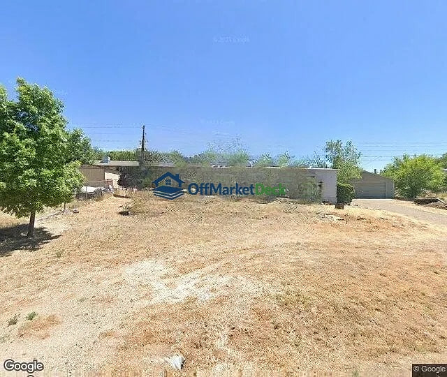 Off-market house in Prescott Valley, Arizona — 2 beds, 2 baths, $147,000 — photo 2 of 3