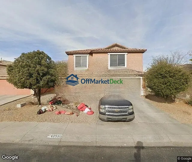 Off-market house in Maricopa, Arizona — 4 beds, 3 baths, $240,000 — photo 2 of 3