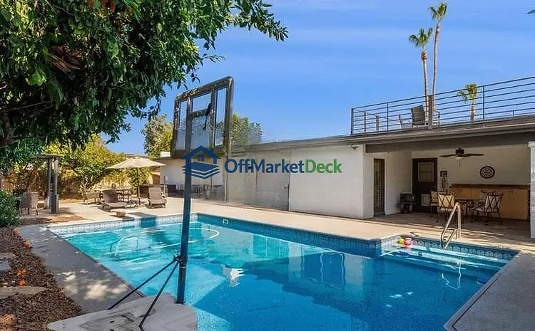 Off-market house in Scottsdale, Arizona — 3 beds, 2 baths, $850,000 — photo 4 of 8