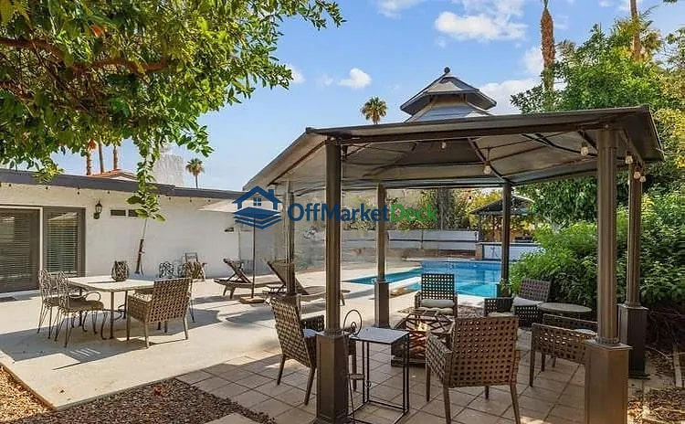 Off-market house in Scottsdale, Arizona — 3 beds, 2 baths, $850,000 — photo 3 of 8
