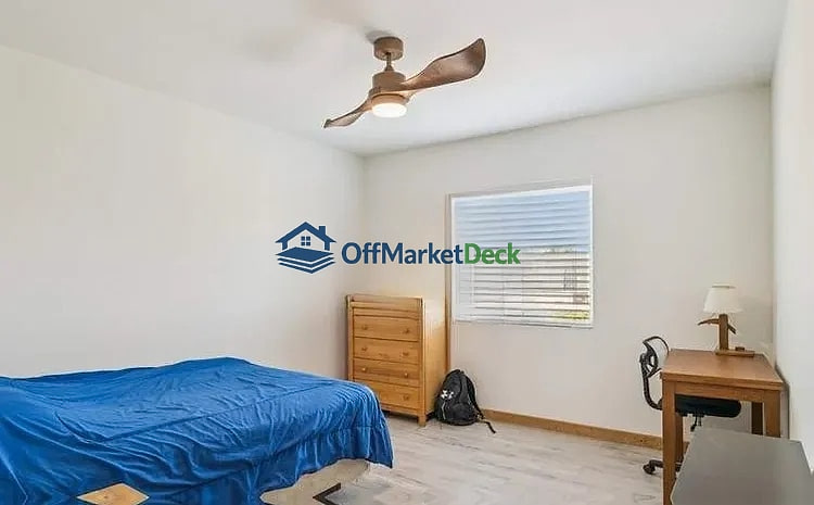 Off-market house in Scottsdale, Arizona — 3 beds, 2 baths, $850,000 — photo 6 of 8