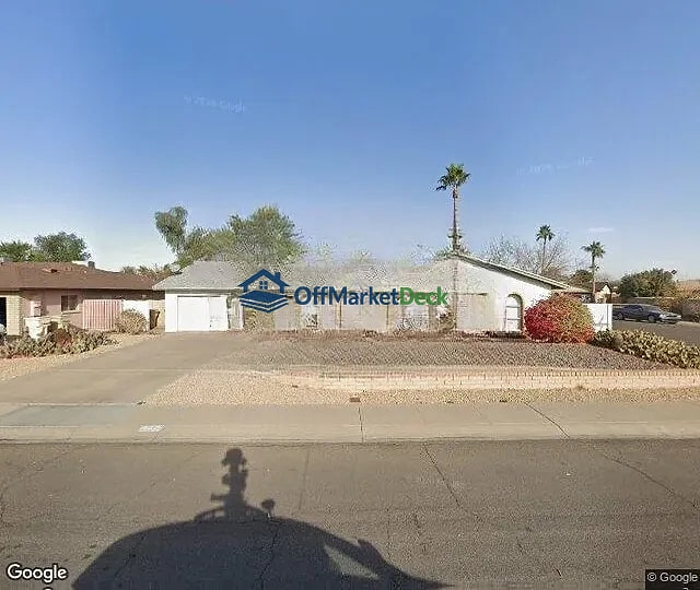 Off-market house in Glendale, Arizona — 4 beds, 2 baths, $348,000 — photo 3 of 3