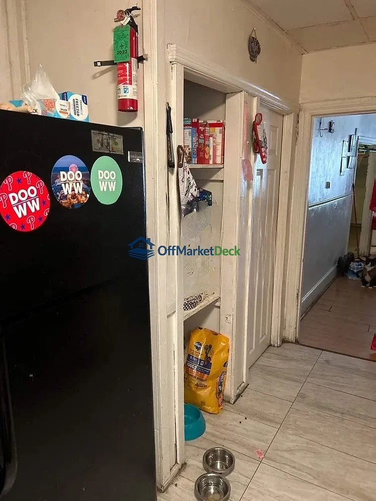 Off-market house in Philadelphia, Pennsylvania — 3 beds, 2 baths, $80,000 — photo 6 of 8