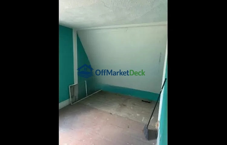 Off-market house in Toledo, Ohio — 4 beds, 1 bath, $35,000 — photo 7 of 8