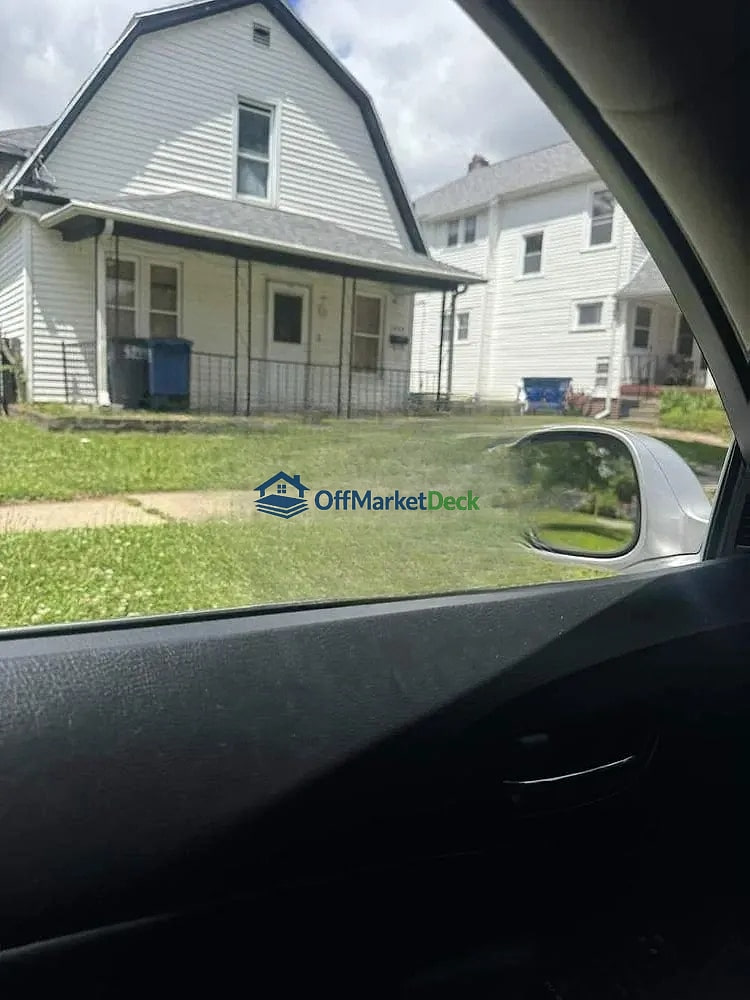 Off-market house in Toledo, Ohio — 4 beds, 1 bath, $35,000 — photo 3 of 8