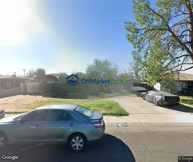 Off-market house in Mesa, Arizona — 3 beds, 2 baths, $299,990 — photo 3 of 3