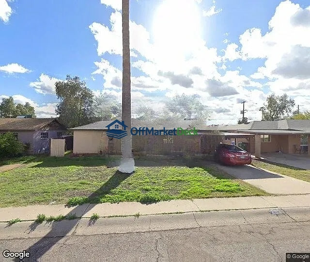 Off-market house in Phoenix, Arizona — 3 beds, 2 baths, $265,000 — photo 3 of 3