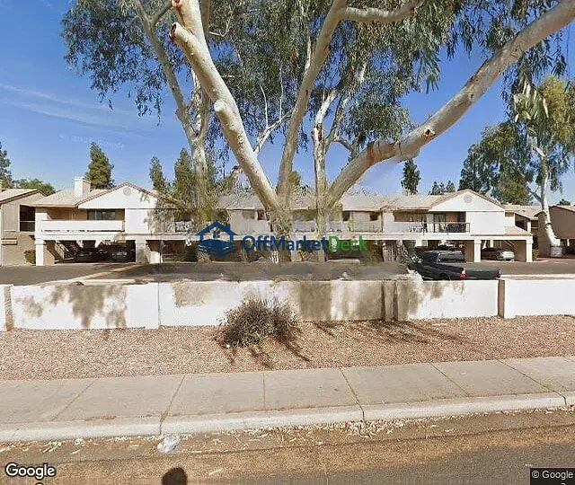 Off-market house in Glendale, Arizona — 2 beds, 2.5 baths, $145,000 — photo 2 of 3