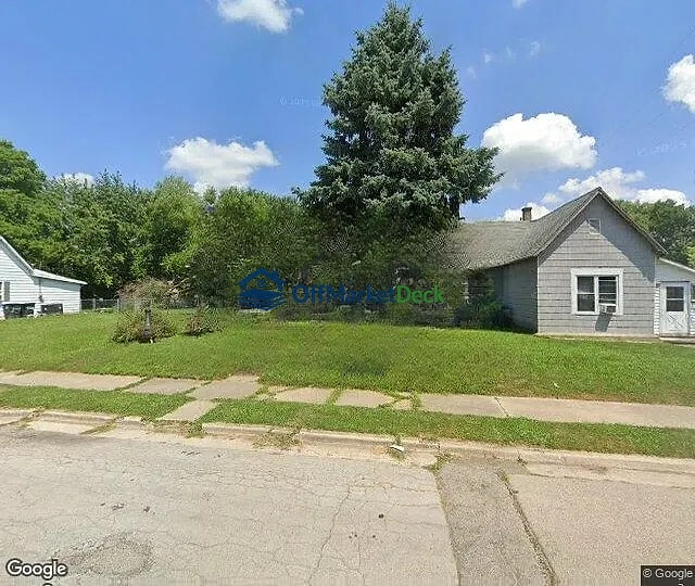 Off-market house in Muncie, Indiana — 3 beds, 2 baths, $49,900 — photo 3 of 3