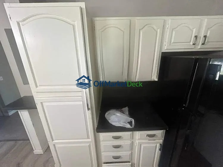 Off-market house in St. Louis, Missouri — 3 beds, 2 baths, $117,000 — photo 6 of 8