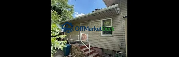 Off-market house in Roanoke, Virginia — 3 beds, 2 baths, $94,000 — photo 6 of 8