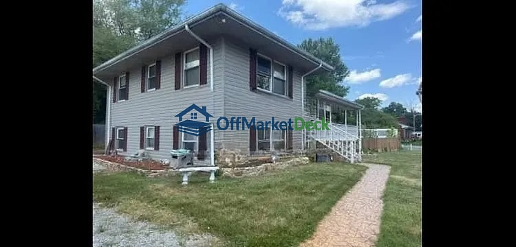 Off-market house in Roanoke, Virginia — 3 beds, 2 baths, $94,000 — photo 8 of 8