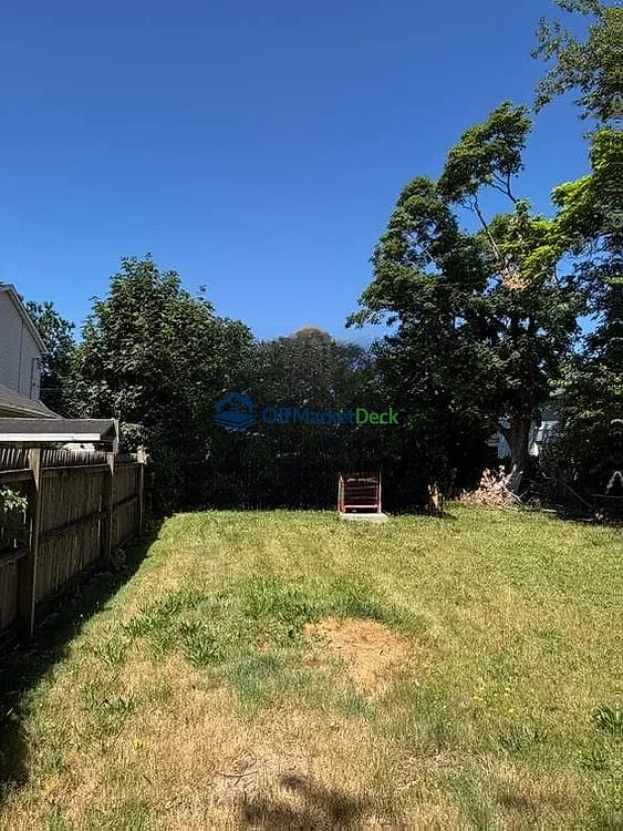 Off-market house in Neptune City, New Jersey — 3 beds, 1 bath, $330,000 — photo 2 of 8