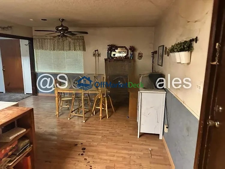 Off-market house in Citrus Heights, California — 3 beds, 2 baths, $325,000 — photo 2 of 8