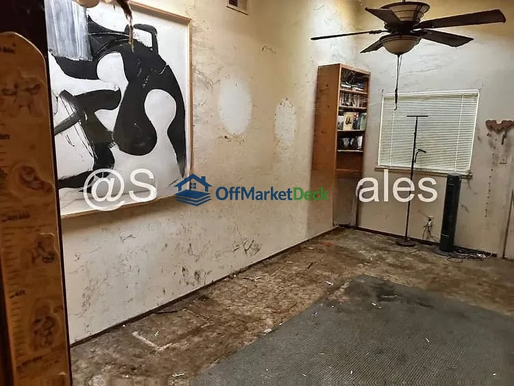 Off-market house in Citrus Heights, California — 3 beds, 2 baths, $325,000 — photo 8 of 8