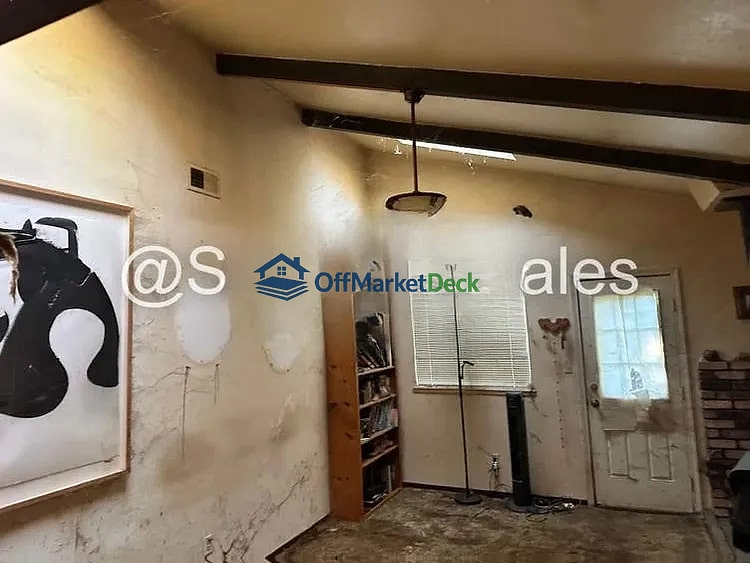 Off-market house in Citrus Heights, California — 3 beds, 2 baths, $325,000 — photo 7 of 8